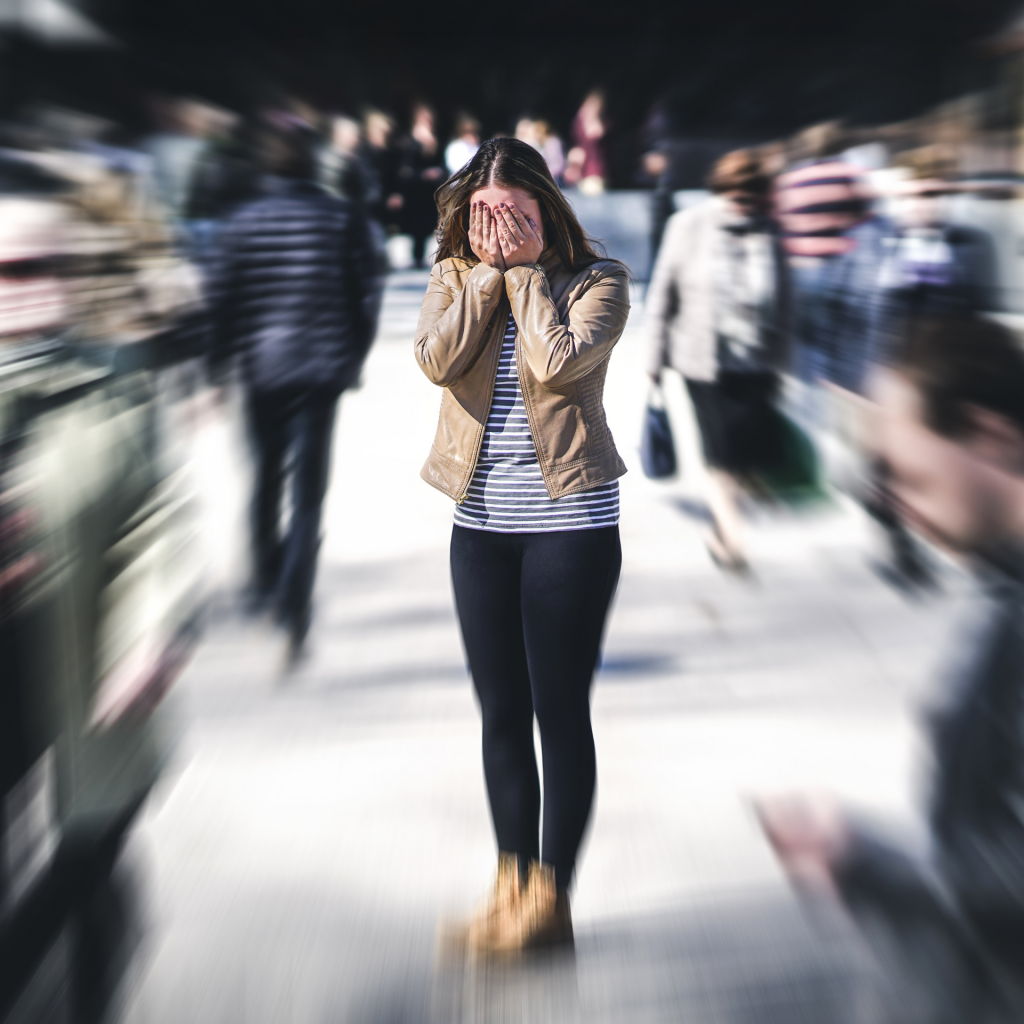 Vrouw met paniekaanval op straat